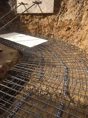 Curved Retaining Wall for Transform Landscape Design and Construction Limited Sept 2017